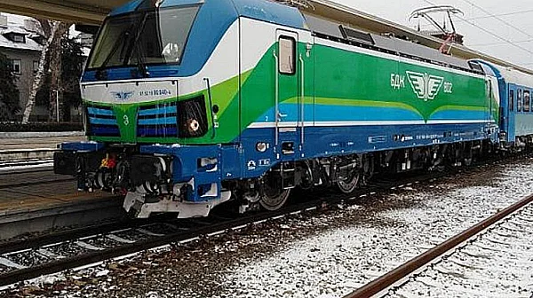 Над 20 влака дневно до Перник за „Сурва“