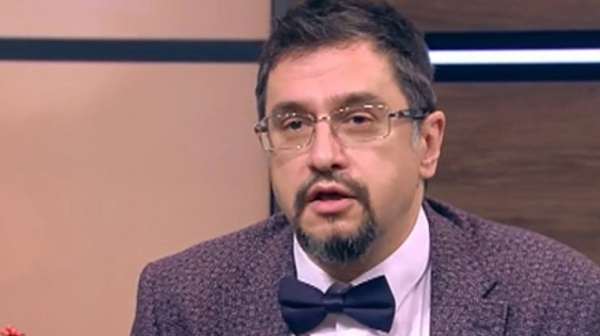Д-р Георги Стаменов: Няма данни вирусът да се предава от майка на бебе