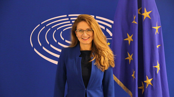 Цветелина Пенкова: С резолюцията си ЕП сне доверие към управляващите и изрази подкрепата към българските граждани