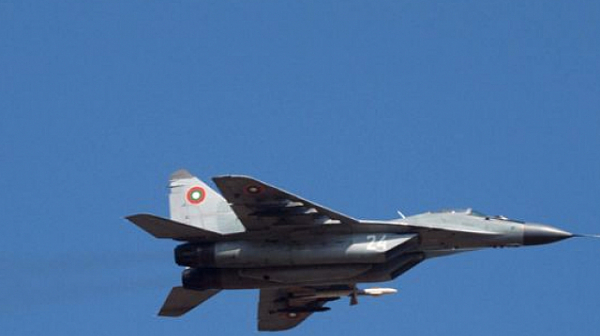 Президентът Радев открито се дистанцира от САЩ за отечествените МиГ-29