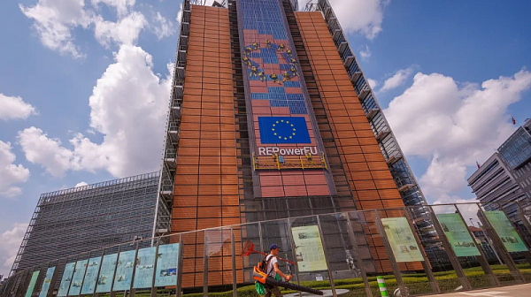 ЕК официално спира част от втория транш по ПВУ на България