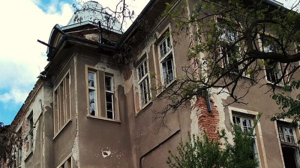 Културните ни паметници се рушат