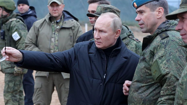 Хвръкнаха масово генералски глави след посещение на Путин на фронта
