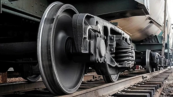 Два влака се сблъскаха челно край Джакарта, в ход е мащабна евакуация