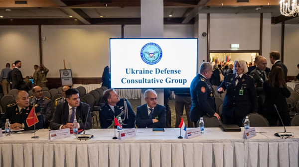 Министрите на отбраната на съюзниците на Украйна се събират на ”четири очи” в ”Рамщайн”