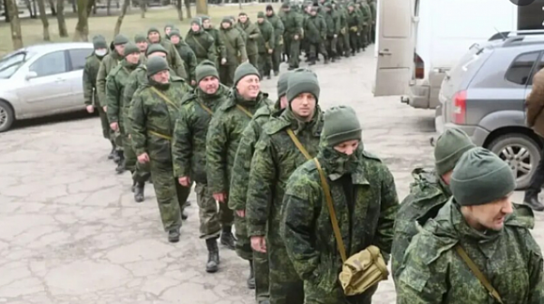 В разочарована от Путин Москва ”мобилизацията завърши”, докато други региони обявяват ”допълнителен набор”