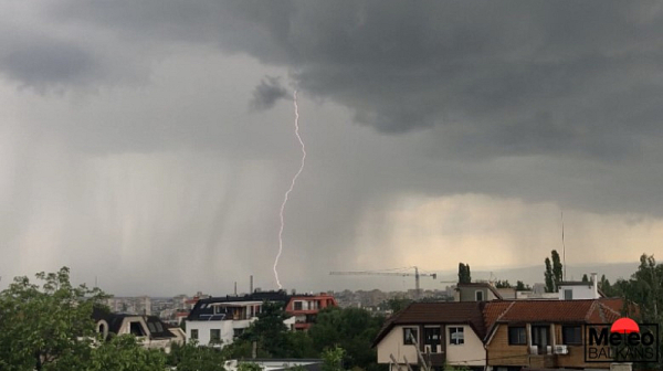 Гръмотевична буря удари София по време на визитата на Зеленски
