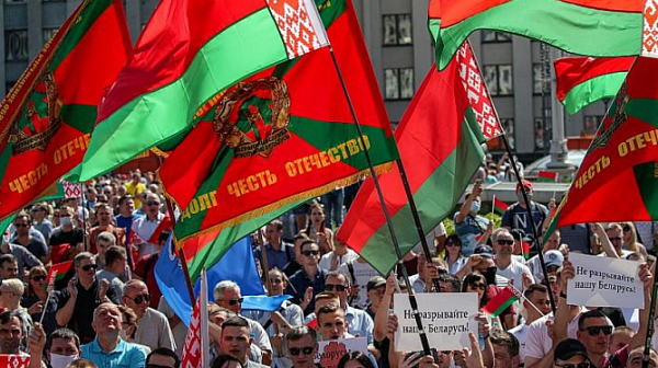 Близо 100 човека получиха общо 205 г. затвор за протестите в Беларус