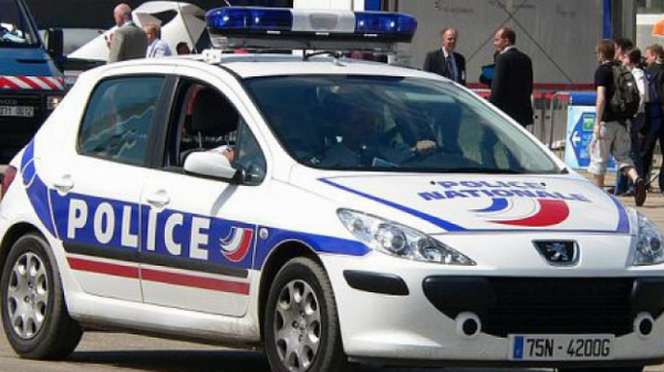 Брутално убийство в Париж: Неизвестен обезглави учител, полицията го застреля