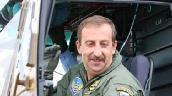 Отлетя към небето завинаги военният пилот ген. Стефан Петров
