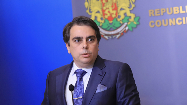 Асен Василев: Договори за 31 милиарда лева са възложени от 2019 до април 2021 г.