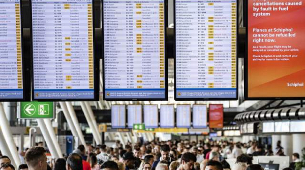 По-голяма криза на хоризонта ограничава броя  на заминаващите от лондонското летище “Хийтроу”
