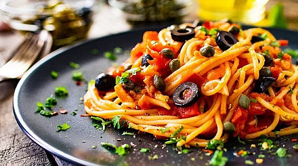 Забранена пица и „лабораторни“ спагети: Какво ядат (и какво не) на Олимпиадата в Италия