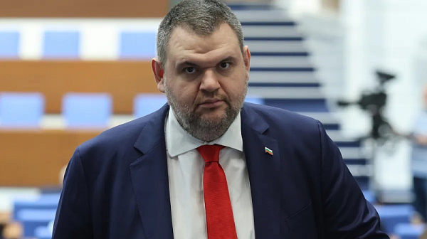Пеевски: Парламентът да гласува закриването на КПК