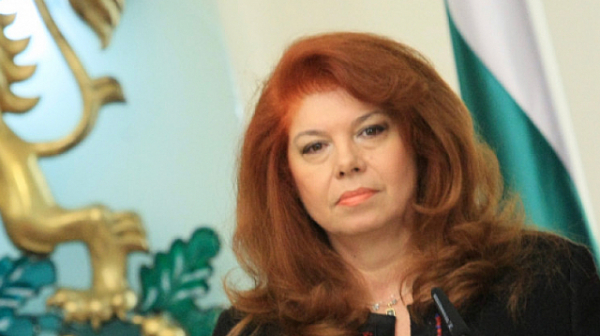 Илияна Йотова: Обидно е българската нация да има такъв здравен министър