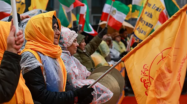 Около 2000 души са загинали при протестите в Иран