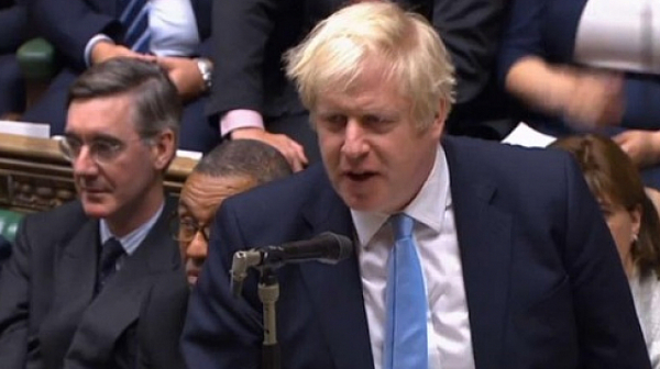 Нокдаун за Джонсън: Парламентът отново отложи Брекзит