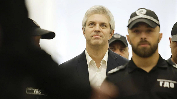 Преместиха Благомир Коцев в затвора във Варна – спорът дали е кмет продължава