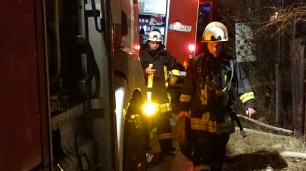 Пожарната в Луковит отрича да се е забавила при потушаване на огъня в село Торос
