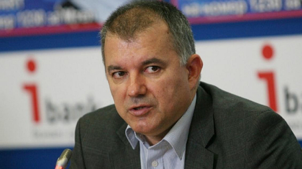 Богомил Николов: Препоръчваме през януари да се плаща с карта