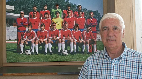 Отиде си легендарният футболен треньор Янко Динков, победил Байерн и сър Алекс Фъргюсън