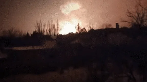 Украйна порази руски петролен склад, Русия удари търговски център в Суми