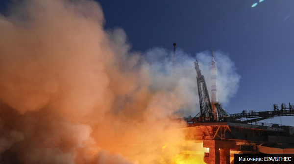 Щети на Байконур след старта на „Союз“, екипажът е в безопасност