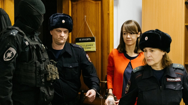 Русия прати в зандана за 9 г. съюзник на Навални