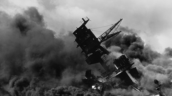 7 декември 1941 г. : Япония напада американската военноморска база Пърл Харбър