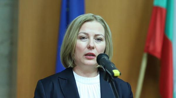 Надежда Йорданова: ЦИК взривява доверието в изборния процес