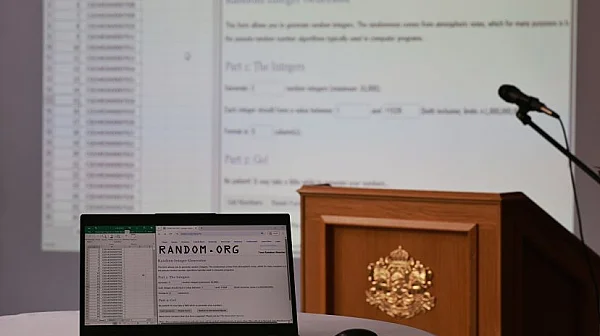 Готов е софтуерът на машините за гласуване