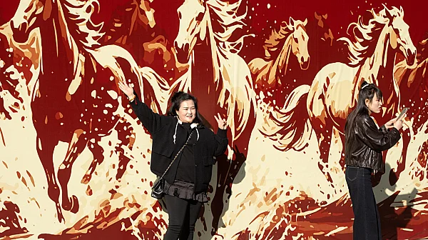 Нова година: Китай посрещна Годината на Огнения кон