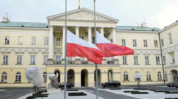 И Полша забранява на руски коли да влизат в страната