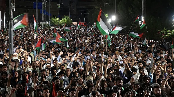 „Най-страшното е светът да свикне“. Иранските протести и най-кървавите репресии от 1979 г. насам