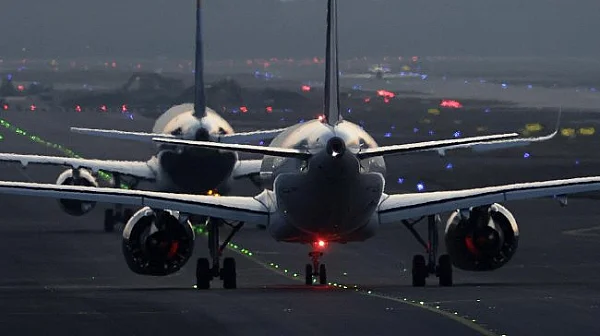 От дронове до GPS смущения: Гражданската авиация става жертва на глобалните конфликти