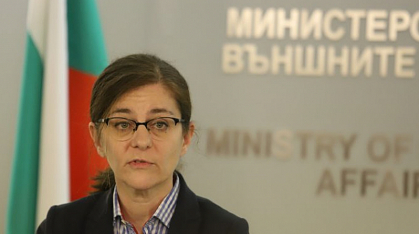 Външният министър ще посрещне евакуираните от Киев българи при Дуранкулак