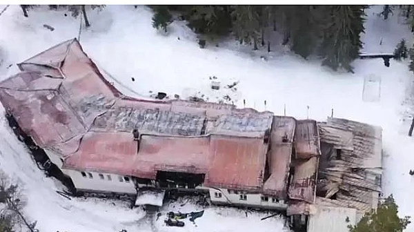 Изстрели от упор и барутни частици по ръцете на двама от загиналите край „Петрохан“