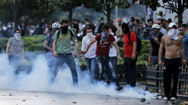 Напрежение и арести в Истанбул заради чествания на Деня на труда, въпреки забраната