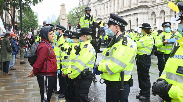 Ранени и арестувани след антилокдаун протест в Лондон