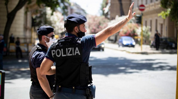 Десет души са пострадали при стрелба в Южна Италия