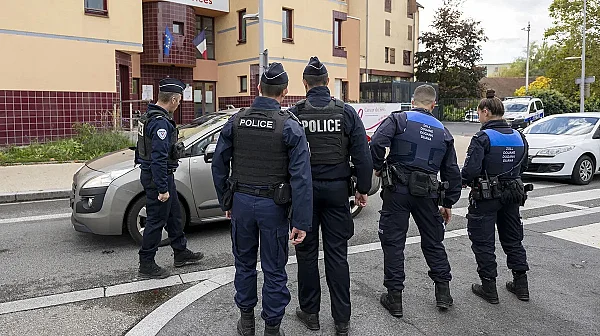 Заради фалшиви сексуални клипове и антисемитизъм: Франция претърсва офисите на Х