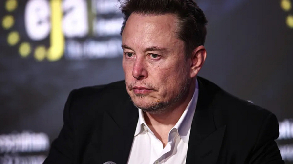 Още 7% надолу за акциите на Tesla