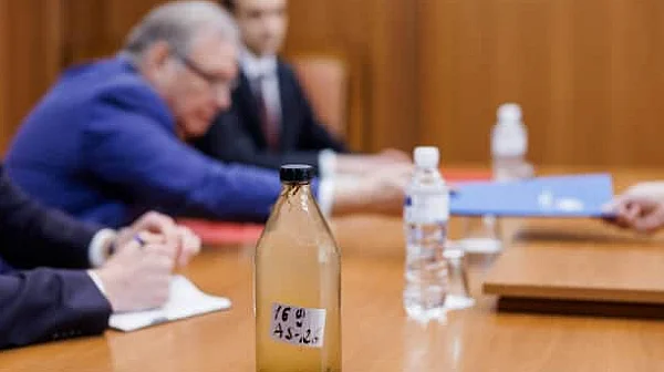 Бутилка вода от Днестър за руския посланик в Молдова