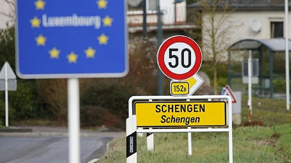 Нидерландия вдига ветото за Шенген?