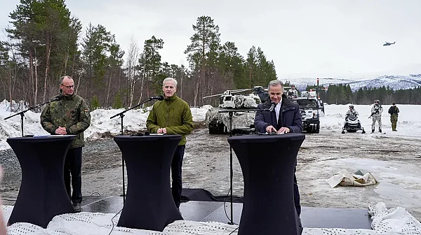 Лидери на НАТО призоваха Тръмп да отмени спирането на санкциите срещу руския нефт