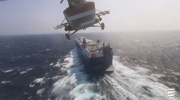 Ескалация в Червено море: САЩ и Великобритания свалиха десетки дронове и ракети на хутите