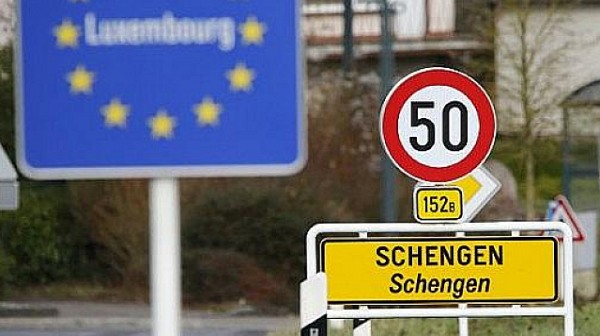 Политико: ”Холандска парализа” – България няма да влезе в Шенген тази година