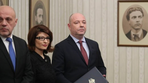 Два абсурда на Борисов и ГЕРБ за нов кабинет