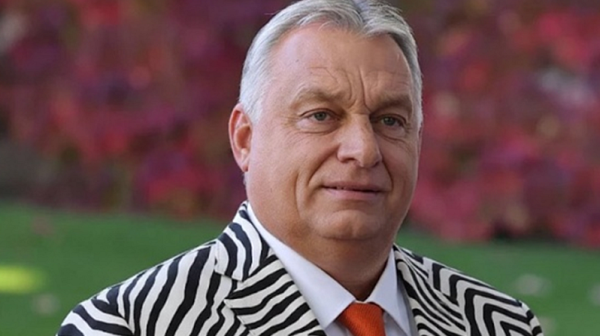 Киев троли Орбан в костюм-зебра в отговор на негова позиция за корупцията в Украйна