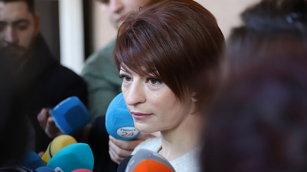 Десислава Атанасова: Митрофанова по-добре да не присъства на откриването на 48-то НС
